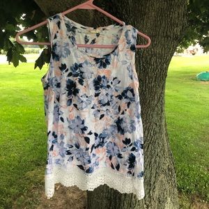 White floral/lace tank top